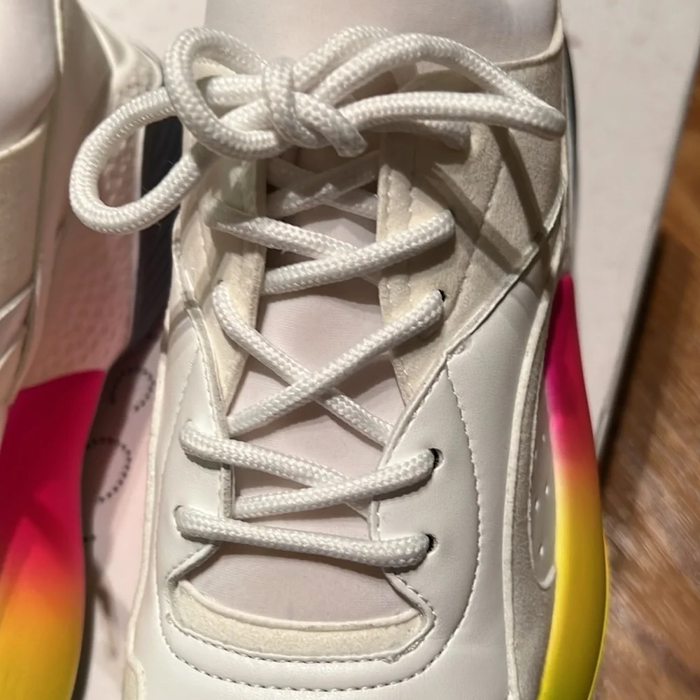 Stella McCartney's low-top 'Eclypse' sneakers